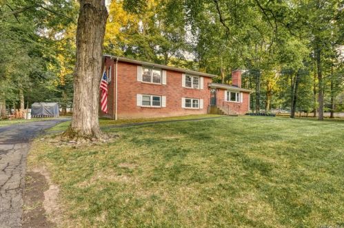 6 Meore Way, Washingtonville, NY 10992-1810