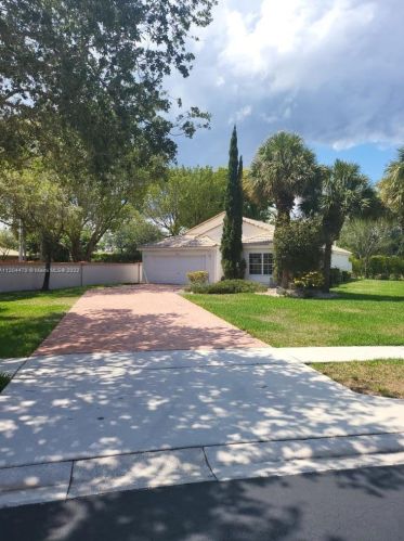 9588 Arbor View Dr, Boynton Beach, FL 33437-5935