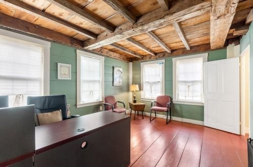 37 Main St, Petersham MA 01366-9502 exterior