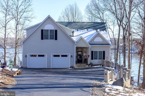 193 White Oak Dr, Mineral VA  23117-4705 exterior