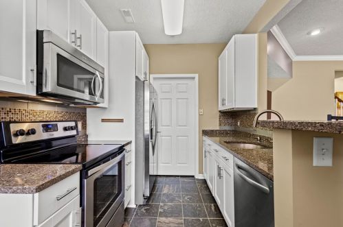103 Sonie Dr, Sewickley, PA 15143-8587
