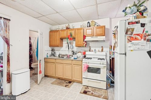 3948 Dungan St, Philadelphia PA 19124-5506 exterior