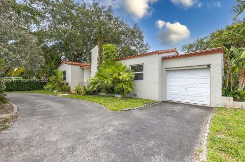 102 103rd St, Miami, FL 33138-2329