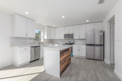 701 Pincon Ln, Kissimmee FL 34759-3806 exterior