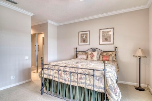 8208 Palm Hammock Ln, Hobe Sound FL 33455-8223 exterior