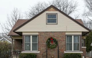 1527 Central St, Oshkosh, WI 54901-2933