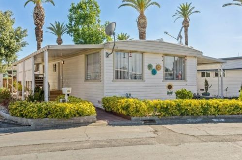 135 Gumtree Dr, Rancho Cordova, CA 95670-4308