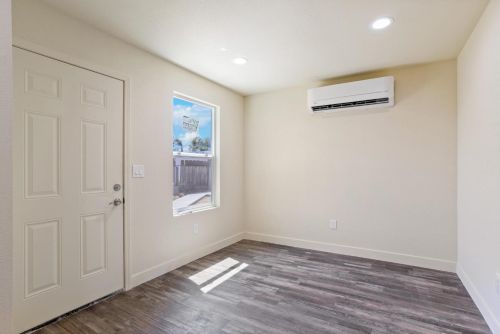 2720 Sparks Way, Modesto CA  95350-1744 exterior