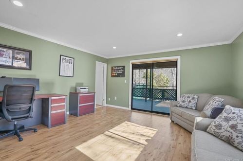 6 Mayer Dr, Airmont NY  10901-3807 exterior