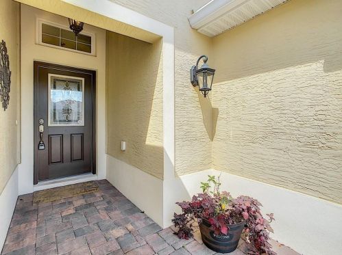 5056 Neptune Cir, Oxford, FL 34484-3794