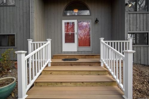 17 Aimee Ct, Mahopac, NY 10541-4201