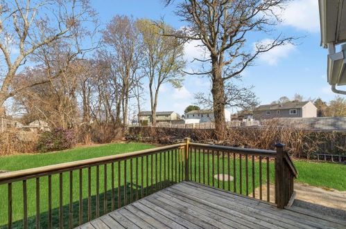 184 Grove Ave, Warwick RI  02889-5404 exterior