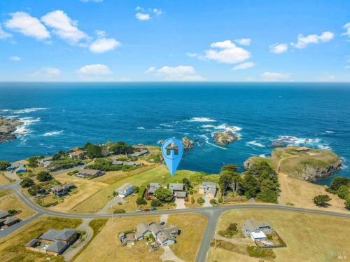 45465 Caspar Dr, Mendocino CA  95460-9727 exterior