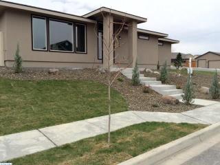 509 Charbonneau Dr, Richland, WA 99352-8676