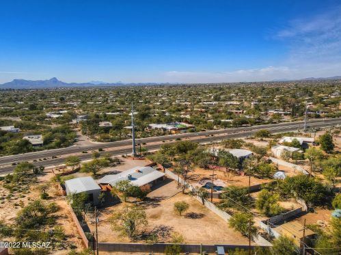 7330 Ln Canada Dr, Tucson AZ 85704-1532 exterior