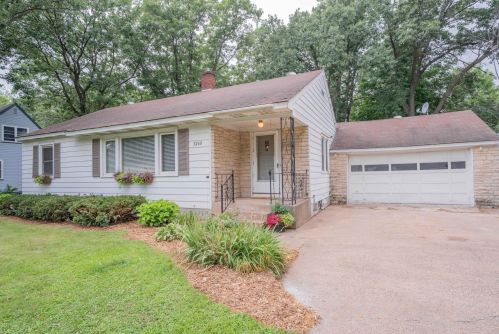 3260 Midway St, Eau Claire, WI 54703-1165