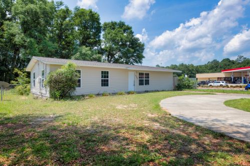 6407 Magnolia St, Milton FL  32570-3684 exterior