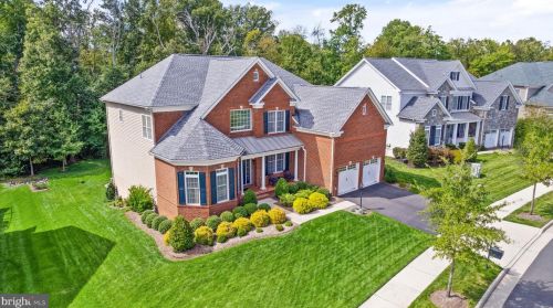 5878 Waterloo Bridge Cir, Haymarket, VA 20169-8127