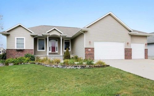 130 Driftwood Cir, Covington, IA 52324-9654