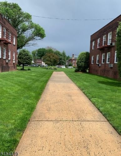 919 Front St, Plainfield, NJ 07063-1107