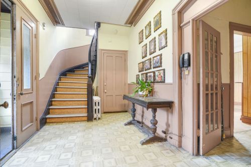 26-21 9th St, Long Island City, NY 11102-3935