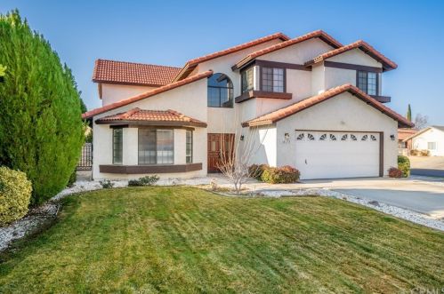 18173 Pebble Beach Dr, Victorville, CA