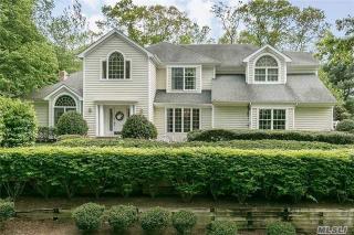 6 The Overlook, Strongs Neck, NY 11733-4050