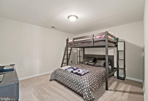 317 Baish Dr, Leesburg VA 20175-6149 exterior