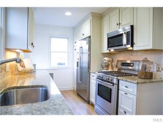 18 Elm St, Tokeneke CT  06820-4210 exterior