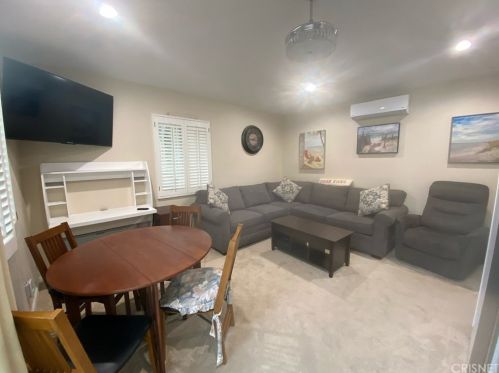 23037 Weymouth Pl, Santa Clarita CA  91354-2040 exterior