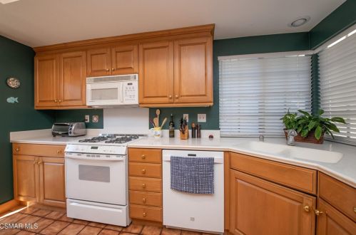 3683 Via Pacifica Walk, Oxnard CA  93035-2224 exterior