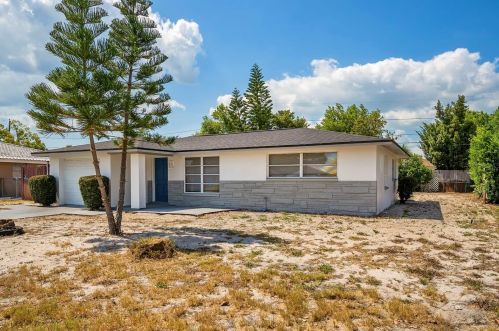 7329 Star Dust Dr, Port Richey FL  34668-2828 exterior