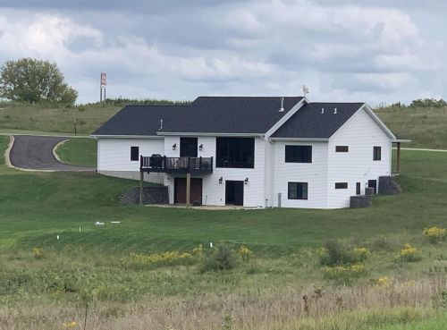 4360 Green Leaf Dr, Dodgeville, WI 53533-8961