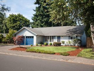 307 Lynnbrook Dr, Eugene OR  97404-4093 exterior