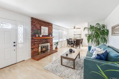 6350 San Rolando Cir, Buena Park CA  90620-3637 exterior