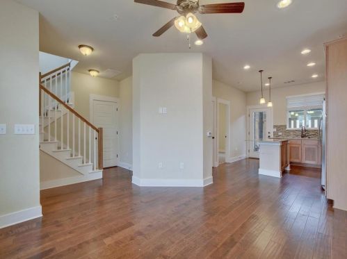 7706 Easy Wind Dr, Austin TX  78757 exterior
