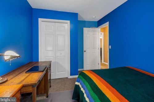 342 Yorkshire Dr, Lancaster PA  17603-8846 exterior