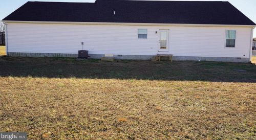 2 Highland Dr, Seaford DE  19973-4827 exterior