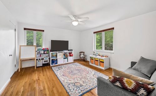 6735 Frst Gln Rd, Pittsburgh PA 15217-1825 exterior