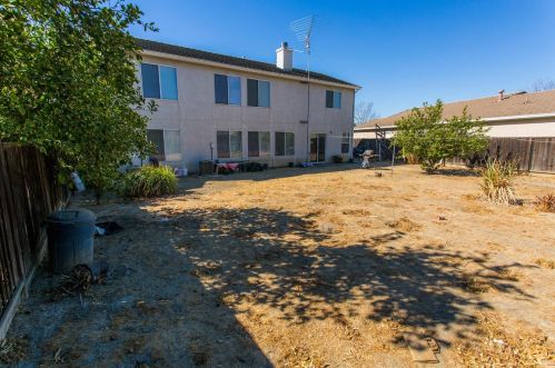 2546 Canvasback Dr, Los Banos CA 93635-9414 exterior