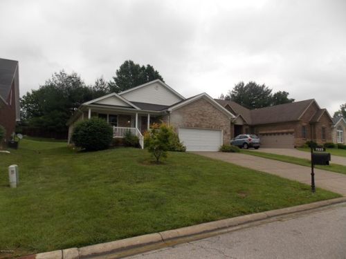 7223 Oakburn Dr, Louisville, KY 40258-3822