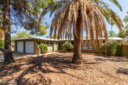 922 Chalet Ave, Tucson, AZ 85748-2724