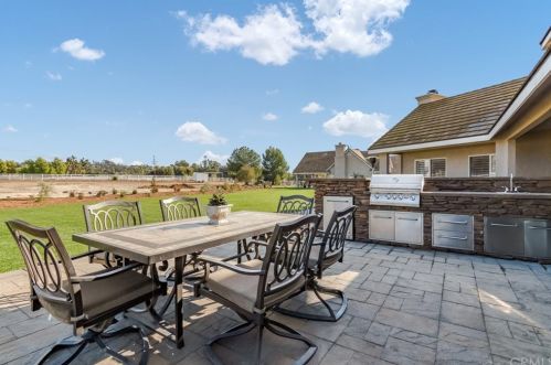 29172 Vallejo Ave, Temecula CA  92592-2302 exterior