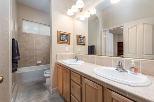 1118 Souza Dr, Folsom CA  95762-7555 exterior