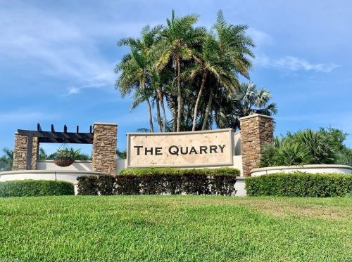 9407 Quarry Dr, Naples FL  34120-5223 exterior