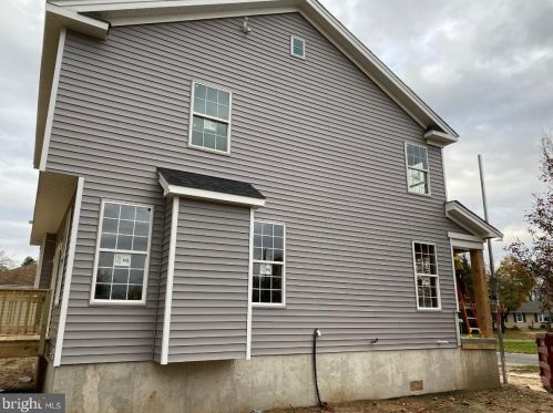 152 Fairfax Dr, Riverton, NJ 08077-2159