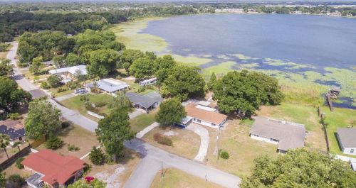 201 Lake Deer Dr, Winter Haven, FL 33880-2255