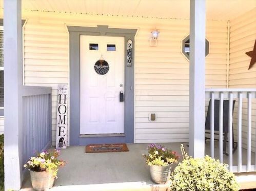 206 Wellington Pl, Pataskala, OH 43062-7531