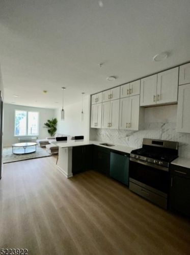 331 3rd St, Plainfield NJ  07060-1824 exterior