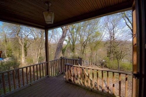 2303 Frst Dr, Pittsburgh PA 15235-4933 exterior